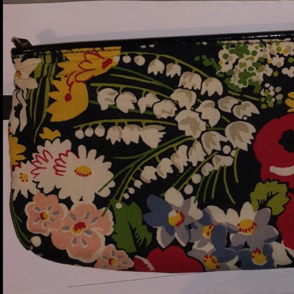 Vera Bradley Poppy Fields Clutch Wristlet …